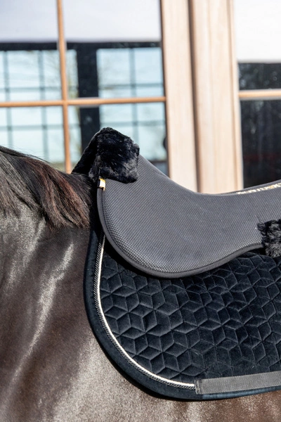 Kentucky anatomiczna podkładka pod siodło obszyta futrem - czarna