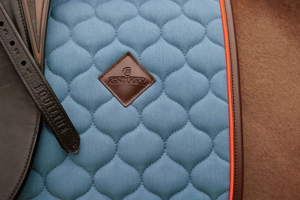 Kentucky czaprak Onion Quilt Neon Leather - niebieski