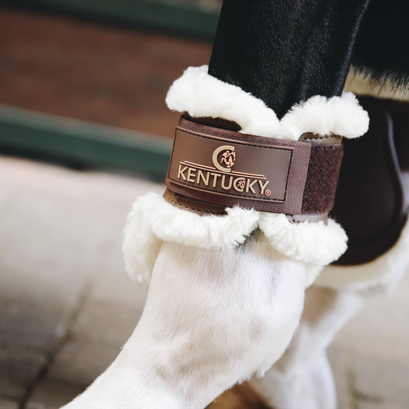 Kentucky ochraniacze Sheepskin Young Horse - brązowe
