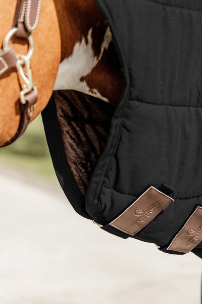 Kentucky derka podderka / kołderka Skin Friendly 150 g z kapturem - czarna