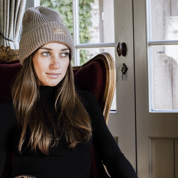 Czapka zimowa Kentucky Glitter - beżowa