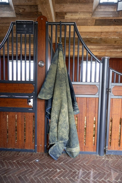 Kentucky wieszak na derki Blanket Holder Hook Matt - czarny