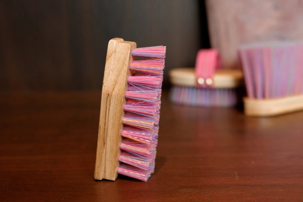 Szczotka z twardym włosiem do sierści Sammy Kids Pony Kentucky Grooming Deluxe - różowa