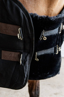 Kentucky Chest Expanders Vegan Sheepskin z 2 klamrami - czarna 