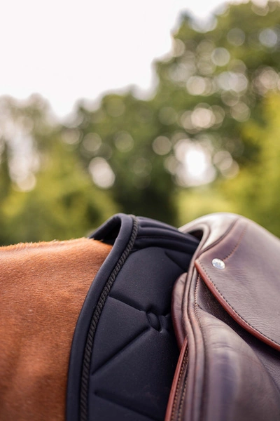 Czaprak Samshield SpineShield Jump Emroidery - czarny