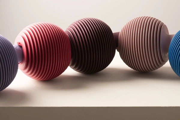 Kentucky Rubber Ball Pro - gumowa kula ochronna do uwiązów i ściany - bordowa