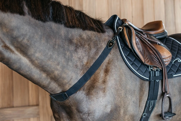 Elastyczny napierśnik Dy'on D Collection - czarny