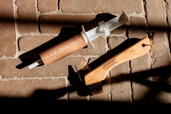 Preparat na gnijące strzałki Equi Hoof zinc paste - Kentucky Grooming Deluxe
