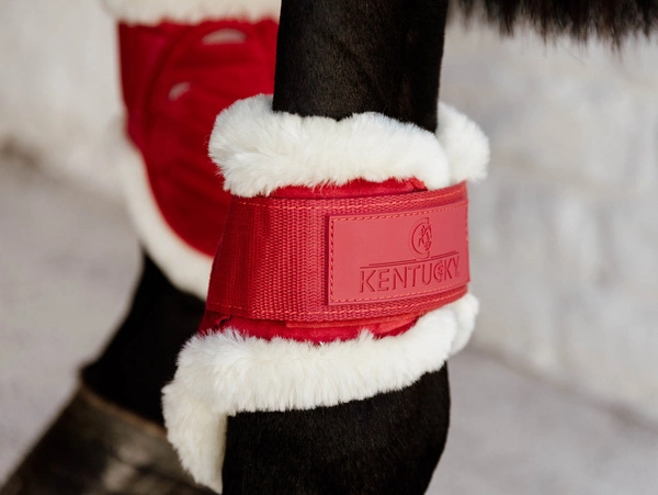 Kentucky Ochraniacze Vegan Sheepskin Young Horse Fetlock Velvet na zadnie nogi - czerwone