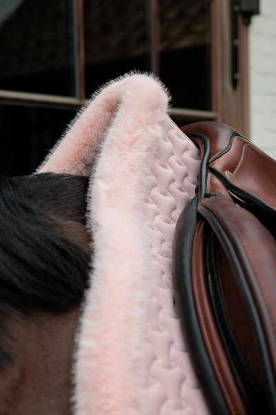 Kentucky czaprak Fake Fur Plaited Quilt - różowy