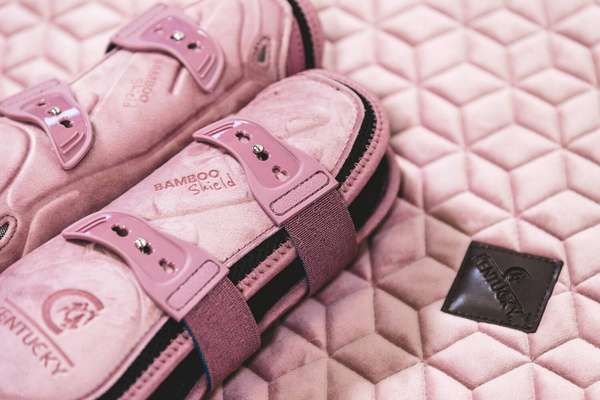 Kentucky Ochraniacze Bamboo Tendon Elastic Velvet na przednie nogi - różowe