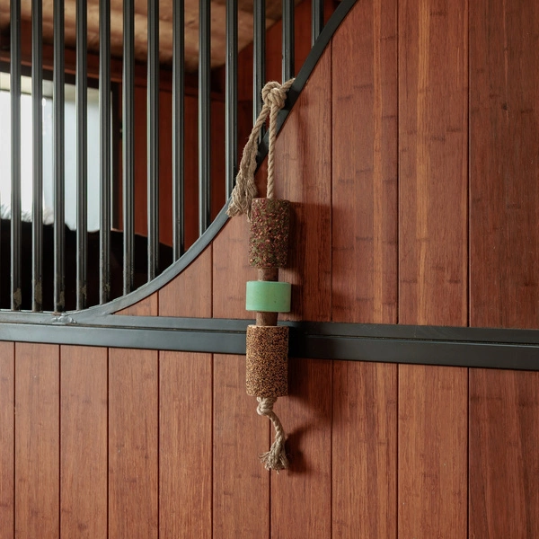 Kentucky gryzak z solą dla koni Relax Horse Toy - airways