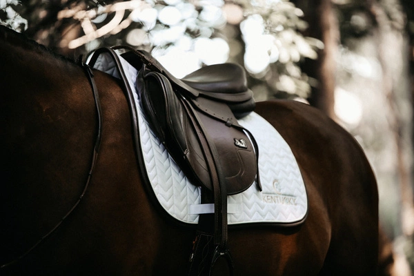 Kentucky czaprak Leather Fishbone - biały