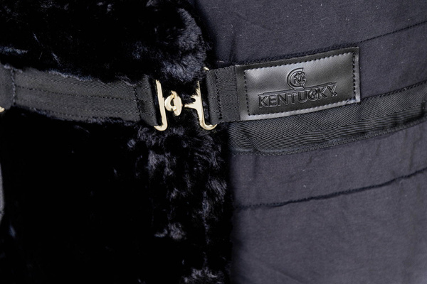 Kentucky Chest Expanders Vegan Sheepskin z 1 klamrą - czarny