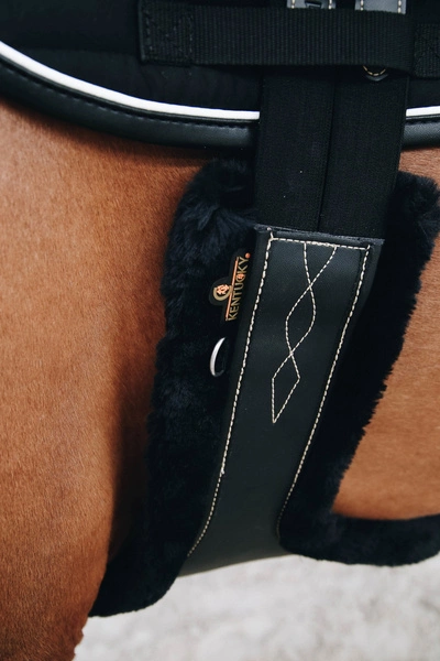 Kentucky wymienne futro do popręgu z fartuchem - czarne