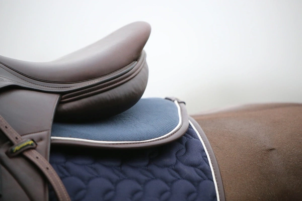 Kentucky anatomiczna podkładka pod siodło Absorb - granatowa