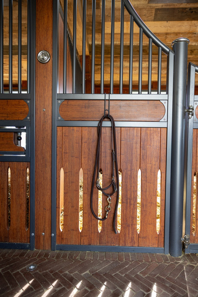  Kentucky wieszak Stable Hook Matt - czarny