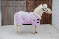 Kentucky derka stajenna Show Rug Sammy 160 g - różowa w koniki