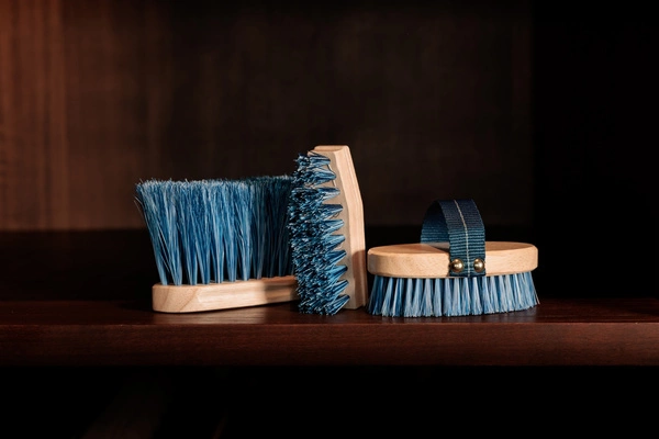 Szczotka z długim włosiem do sierści Sammy Kids Pony Kentucky Grooming Deluxe - niebieska