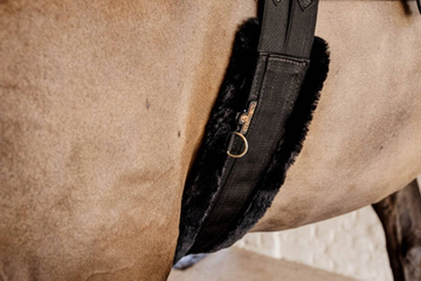 Kentucky popręg z futrem - czarny z czarnym futrem