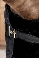 Kentucky Chest Expanders Vegan Sheepskin z 1 klamrą - czarny