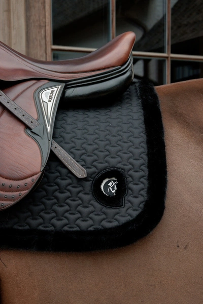 Kentucky czaprak Fake Fur Plaited Quilt - czarny