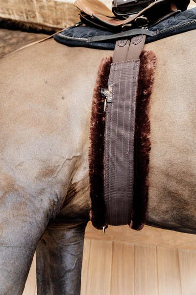 Kentucky popręg z futrem - brązowy z brązowym futrem