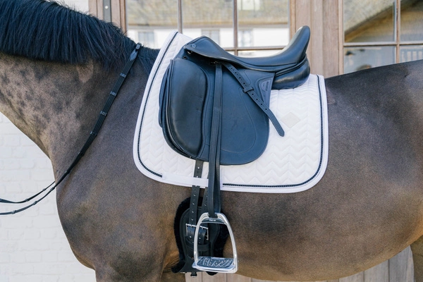 Kentucky czaprak Metal Chain - biały