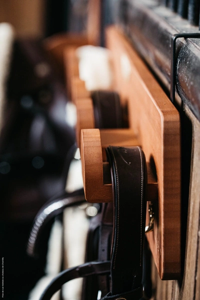 Drewniany wieszak na ogłowia Kentucky