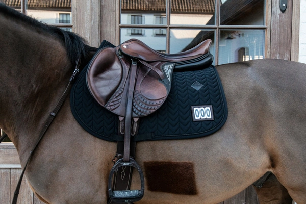 Kentucky czaprak Fishbone Competition Jumping - czarny