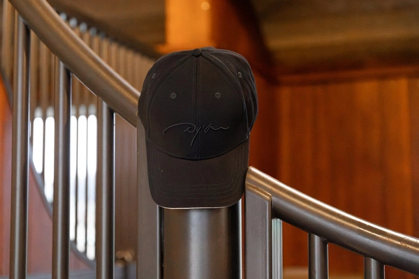 Dy'on Cap - granatowa z granatowym logo