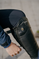 Czapsy Exel Half Chaps Dy'on - czarne z lakierowaną krokodylą skórą