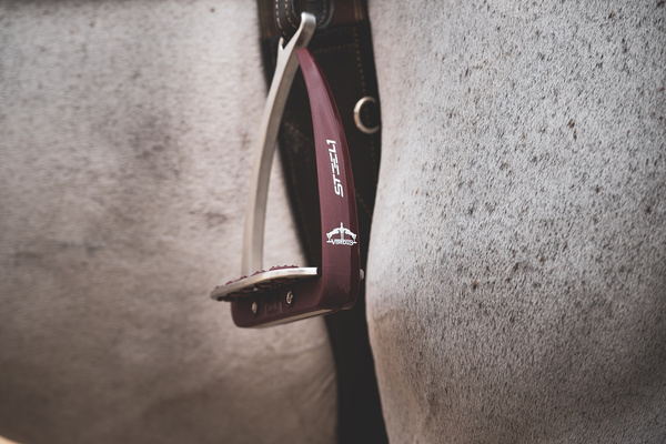 Strzemiona Veredus Vita Stirrup Steel1 - bordowe