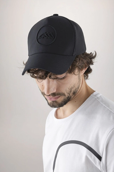 Czapeczka z daszkiem Equiline Cafrec - czarna