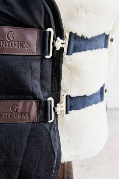 Kentucky Chest Expanders Vegan Sheepskin z 2 klamrami - naturalna 