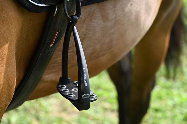 Strzemiona Veredus Vita Stirrup Steel1 Dark - czarne