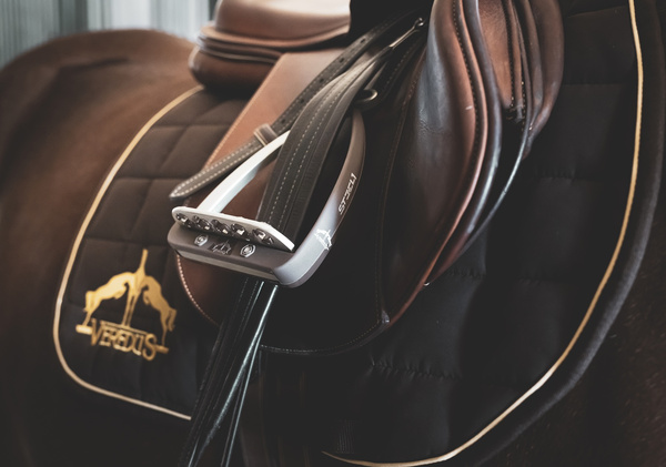 Strzemiona Veredus Vita Stirrup Steel1 - brązowe