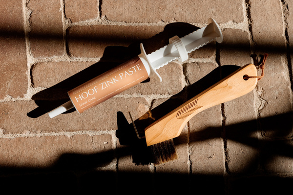 Preparat na gnijące strzałki Equi Hoof zinc paste - Kentucky Grooming Deluxe