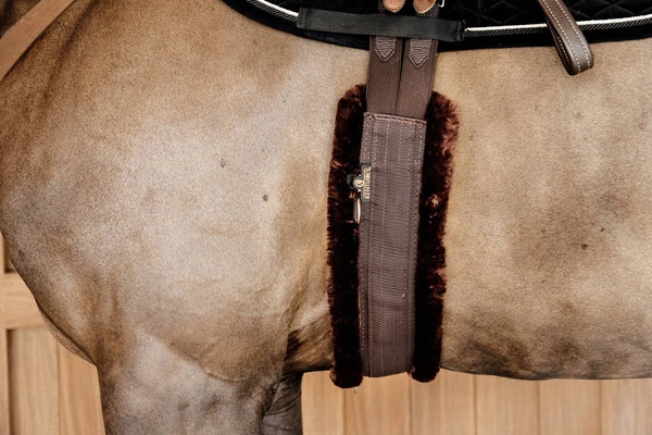 Kentucky popręg z futrem - brązowy z brązowym futrem