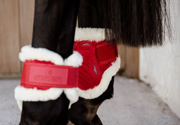 Kentucky Ochraniacze Vegan Sheepskin Young Horse Fetlock Velvet na zadnie nogi - czerwone