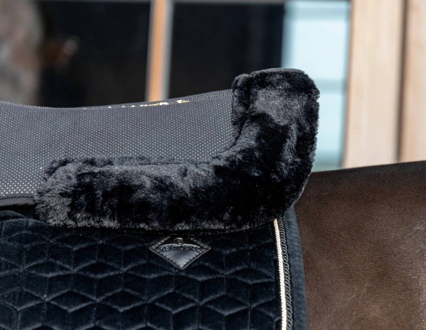 Kentucky anatomiczna podkładka pod siodło obszyta futrem - czarna