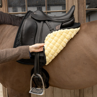 Kentucky czaprak Skin Friendly Saddle Pad Sheepskin Diamond - czarny
