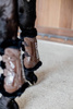 Kentucky Bamboo Vegan Sheepskin Tendon Boots Elastic na przednie nogi - brązowe z czarnym futerkiem