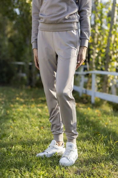 Spodnie dresowe Edae Equiline - beżowe