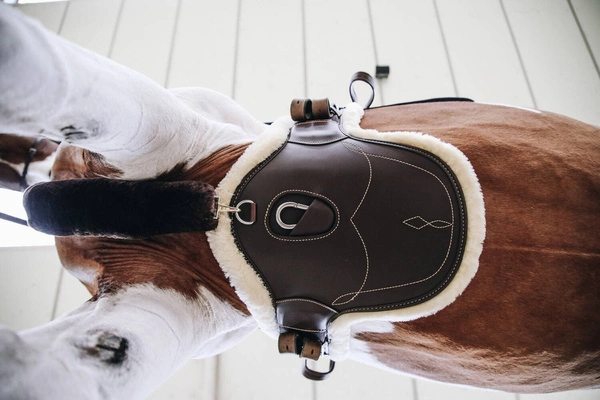 Kentucky krótki popręg z futrem z fartuchem