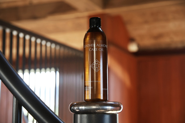 Olej do skór Leather Almond Care Oil 500 ml - Kentucky Grooming Deluxe
