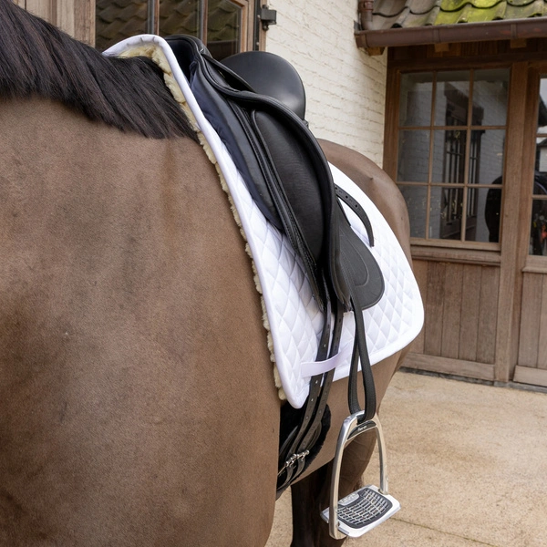 Kentucky czaprak Skin Friendly Saddle Pad Sheepskin Diamond - biały