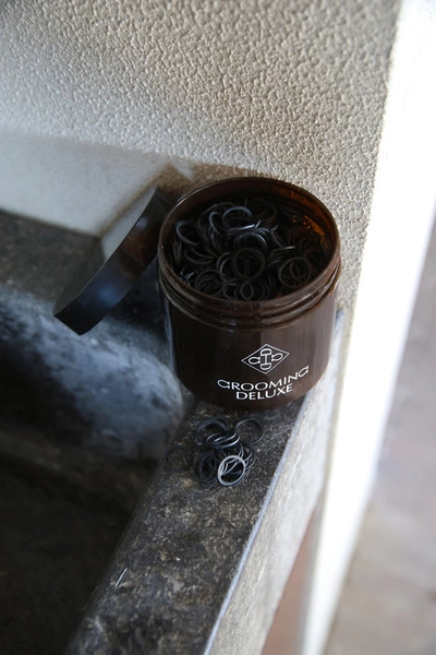 Gumki do grzywy czarne 1500 szt. - Kentucky Grooming Deluxe