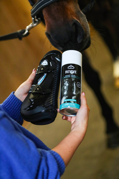 Veredus spray do czyszczenia ochraniaczy REVIVE 400 ml