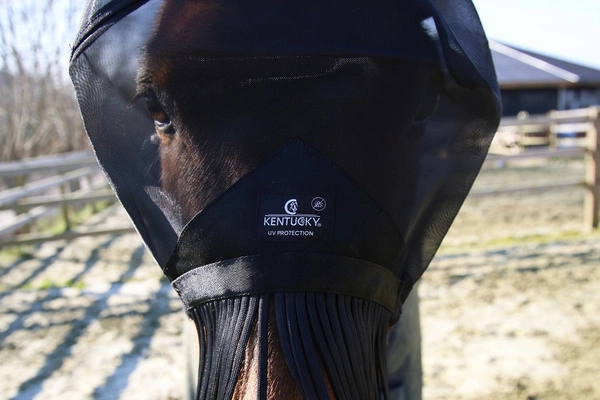 Kentucky maska na owady z frędzlami na nos